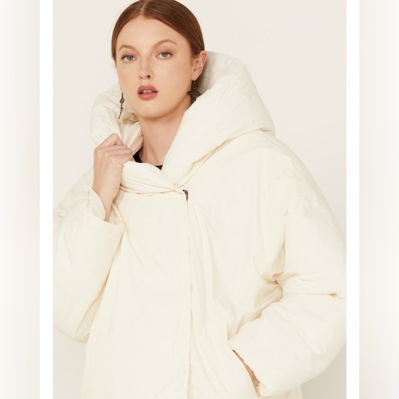 Free People Jackets & Blazers - NWT Free People Cozy Cloud Puffer Jacket